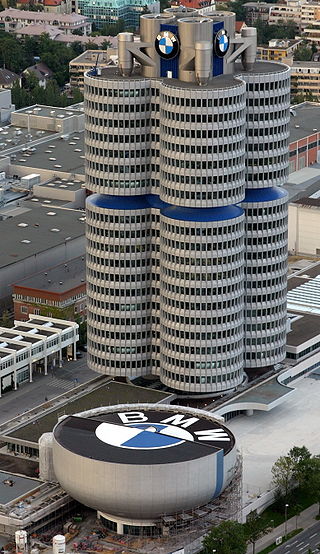 320px-Bmw-hochhaus_1